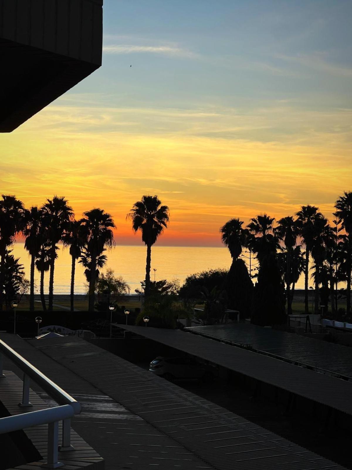 Apartamento Con Vistas Al Mar Cala Blanca II 奥罗佩萨德尔马 外观 照片